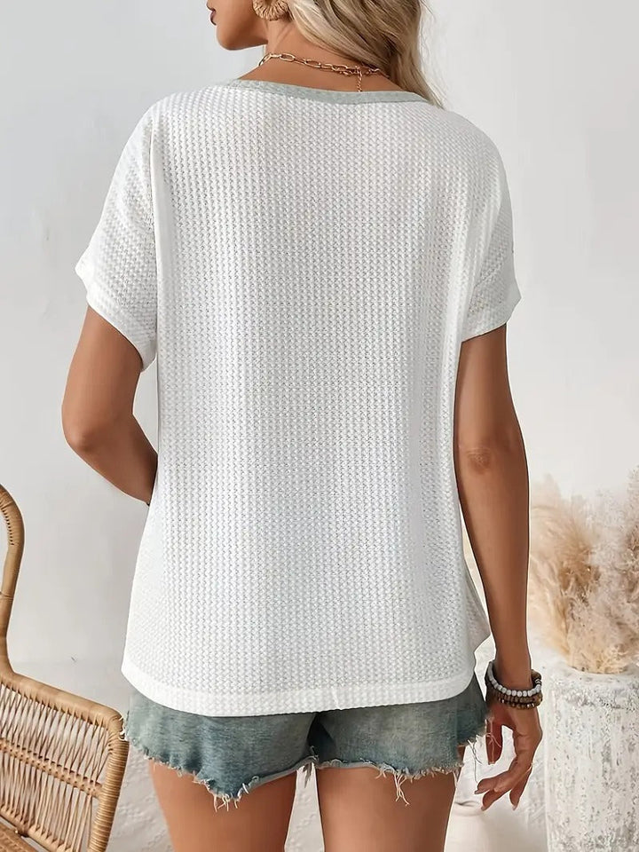 T-shirt | Farveblok & Droppet Skuldersøm | Sommerlig Cropmodel